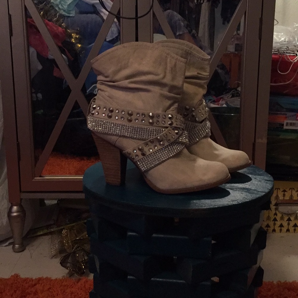 Not Rated Boots with Bling